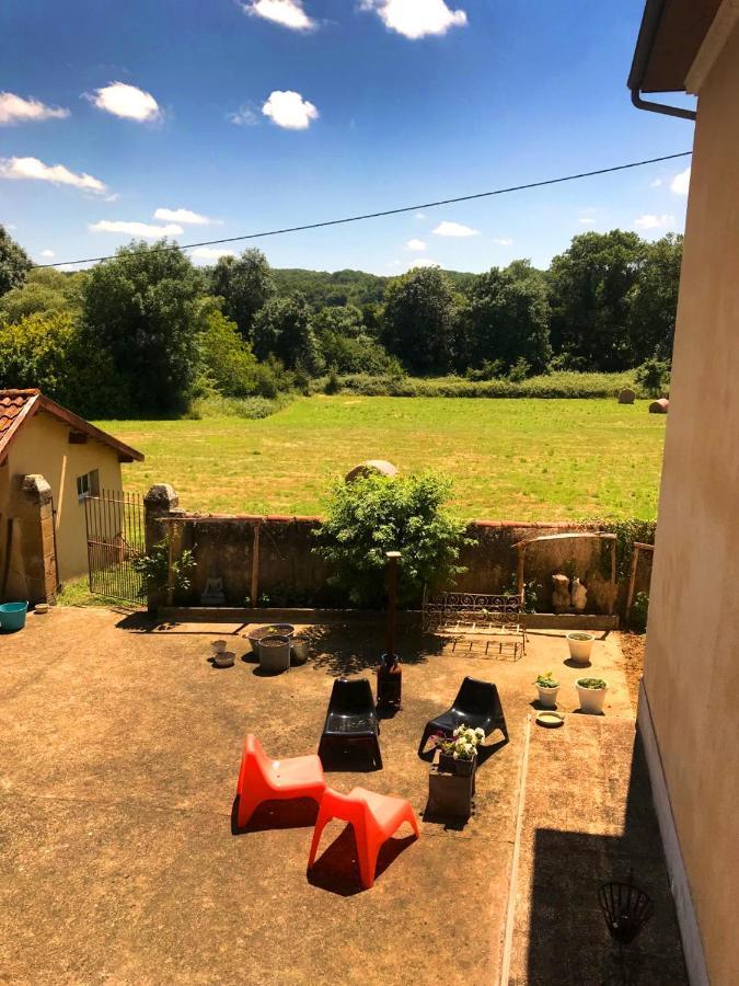 B&B Aux Petits Lardons Trie-sur-Baise Экстерьер фото